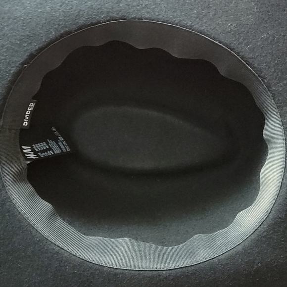 2 HATS  H&M BLACK / D&Y CAMEL  ? main image 6